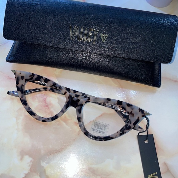 Valley Eyewear Accessories - cat eye glasses valley eyewear